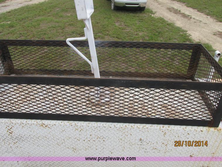 image for item J2469 2002 GMC C6500 service truck