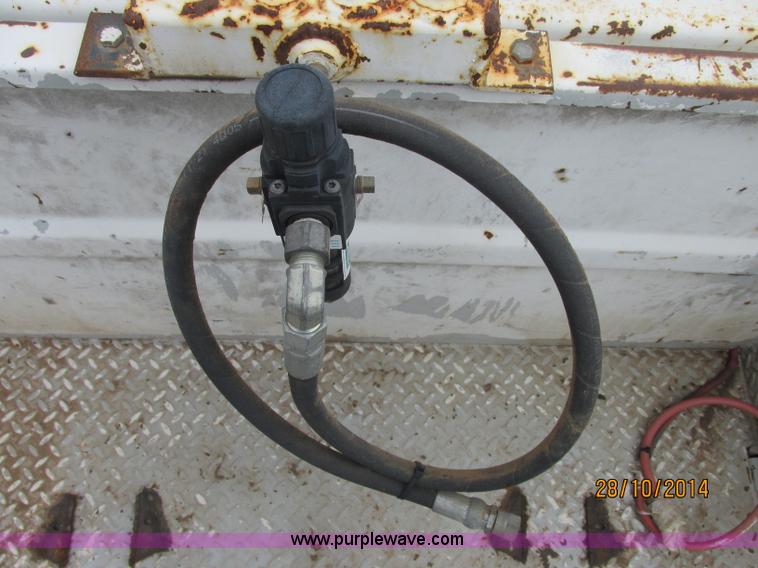 image for item J2469 2002 GMC C6500 service truck