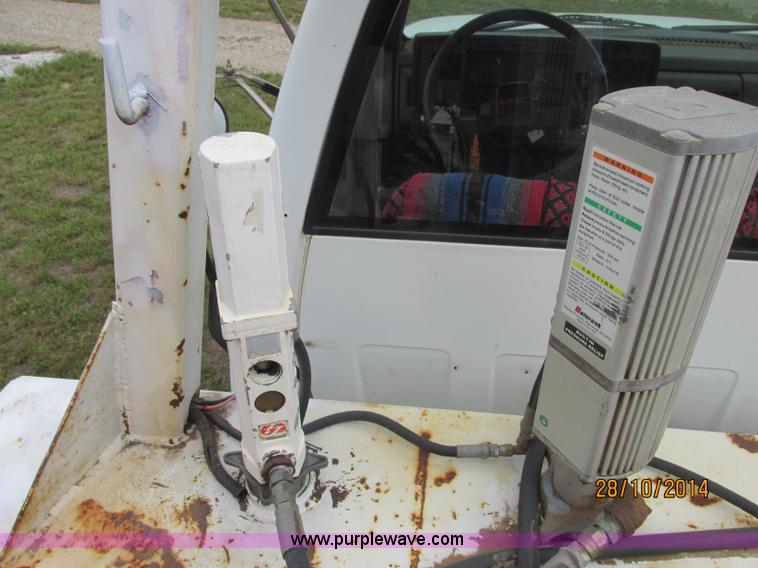 image for item J2469 2002 GMC C6500 service truck