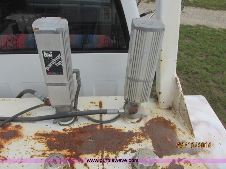 image for item J2469 2002 GMC C6500 service truck