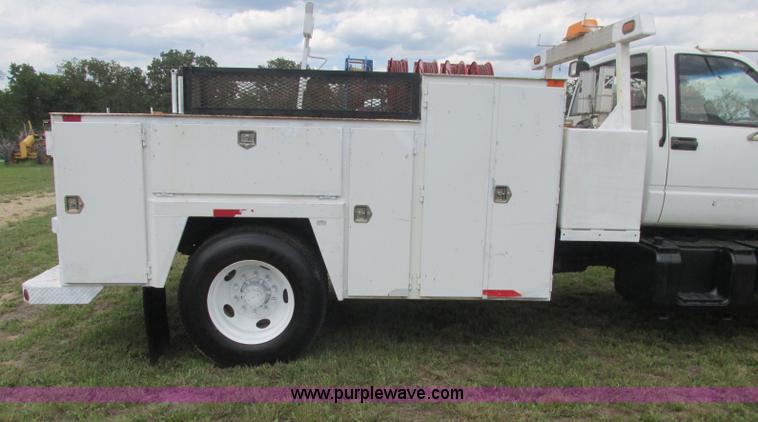 image for item J2469 2002 GMC C6500 service truck