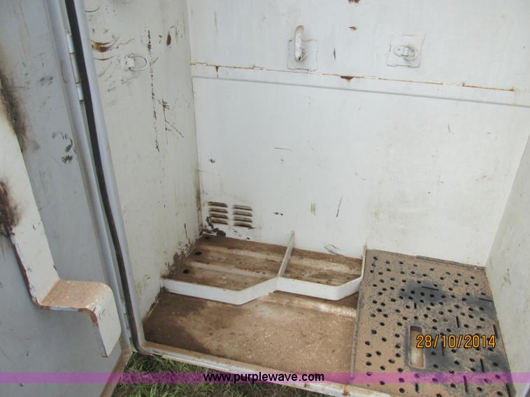 image for item J2469 2002 GMC C6500 service truck