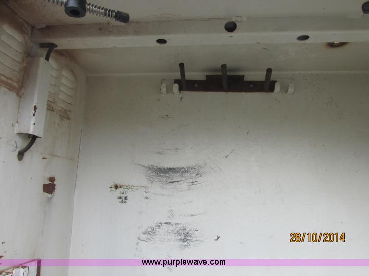 image for item J2469 2002 GMC C6500 service truck