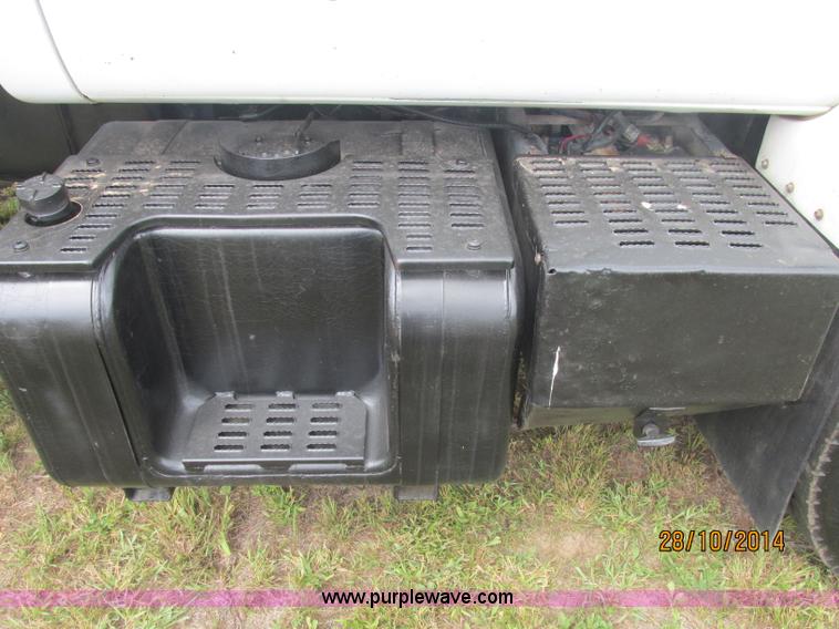 image for item J2469 2002 GMC C6500 service truck