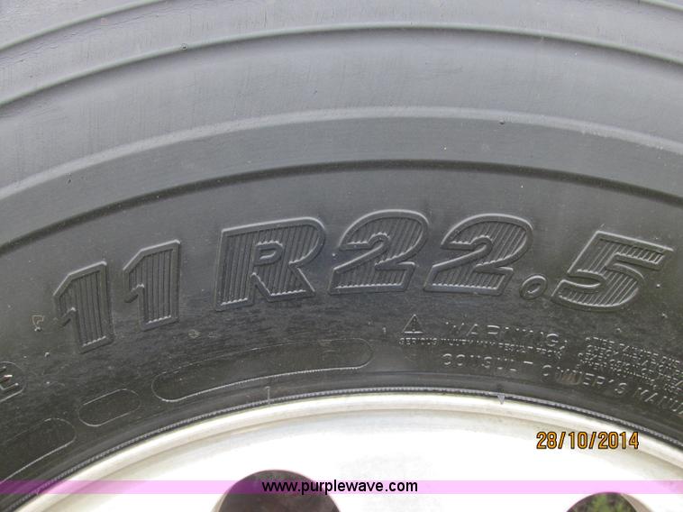 image for item J2469 2002 GMC C6500 service truck