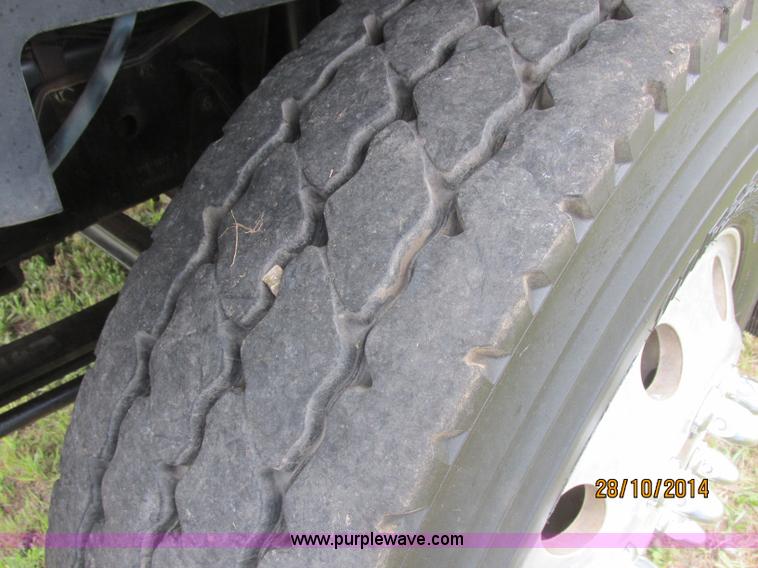 image for item J2469 2002 GMC C6500 service truck