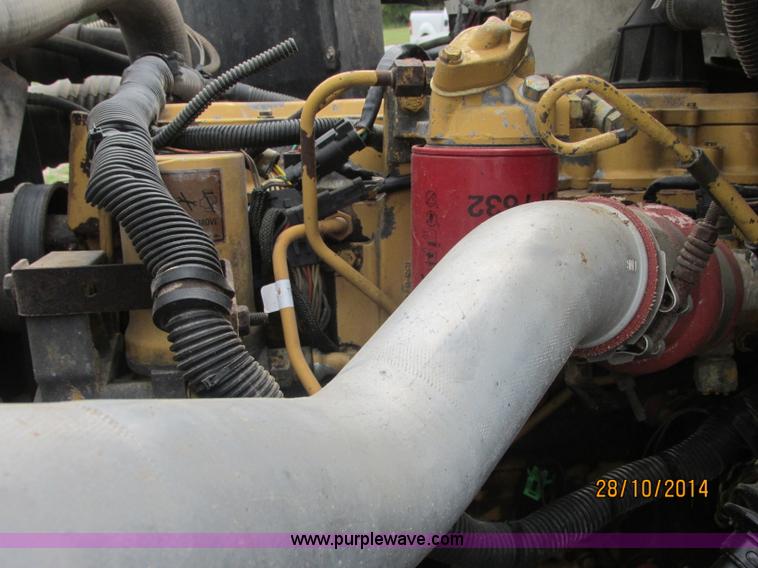 image for item J2469 2002 GMC C6500 service truck