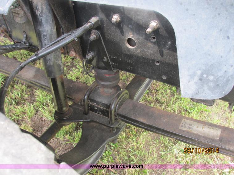 image for item J2469 2002 GMC C6500 service truck