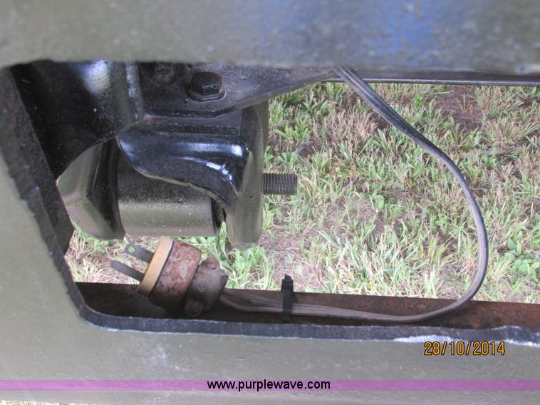 image for item J2469 2002 GMC C6500 service truck