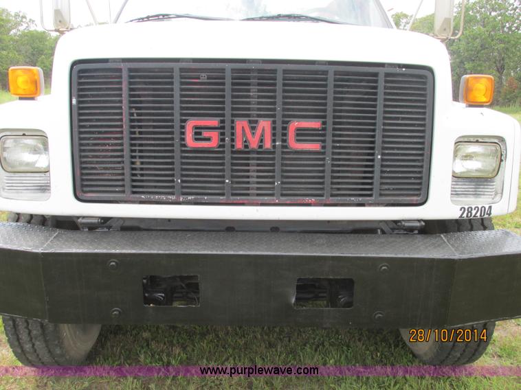 image for item J2469 2002 GMC C6500 service truck