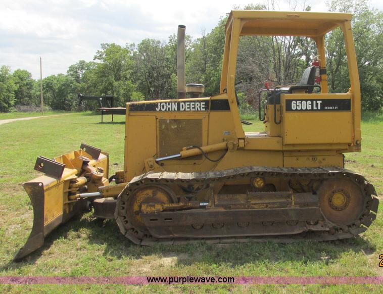image for item J2470 1994 John Deere 650G LT dozer