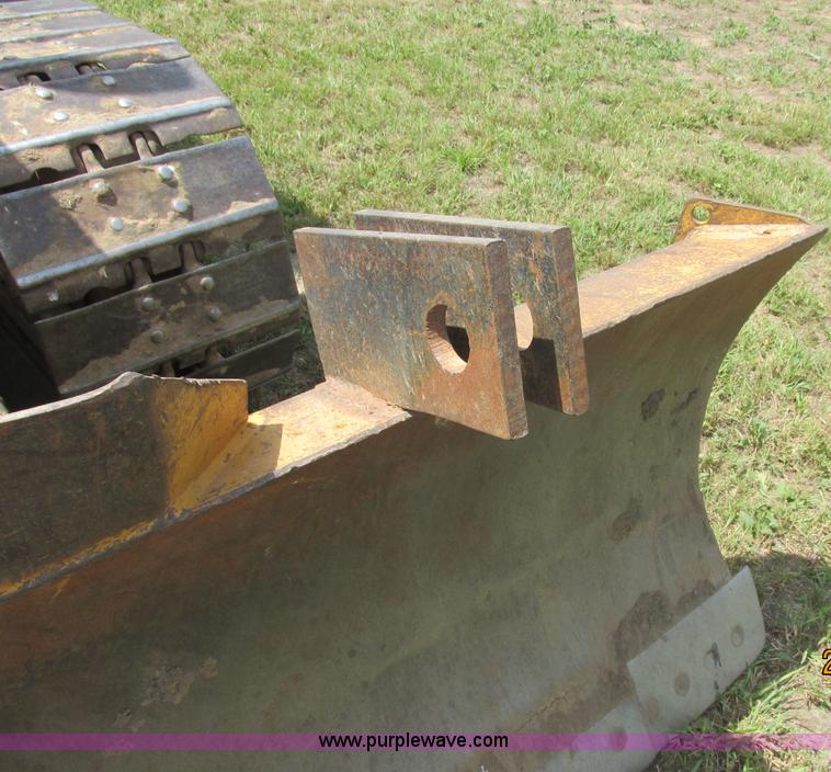 image for item J2470 1994 John Deere 650G LT dozer