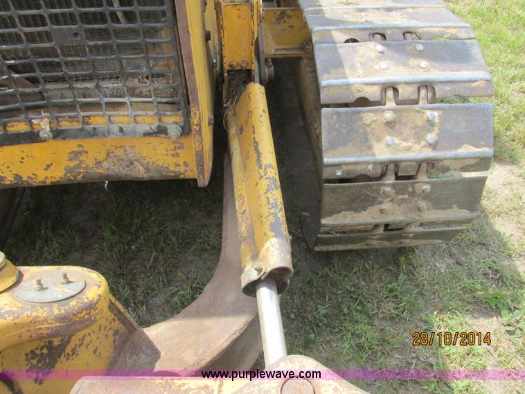 image for item J2470 1994 John Deere 650G LT dozer