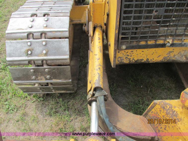 image for item J2470 1994 John Deere 650G LT dozer