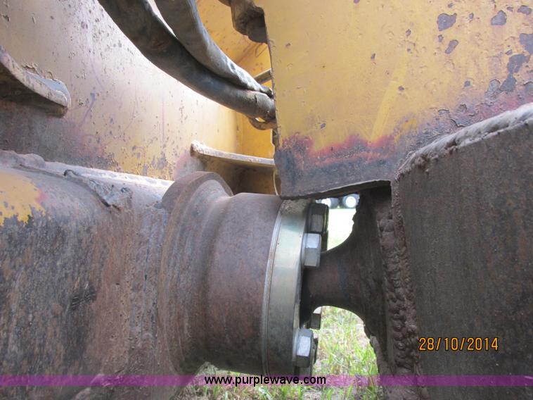 image for item J2470 1994 John Deere 650G LT dozer