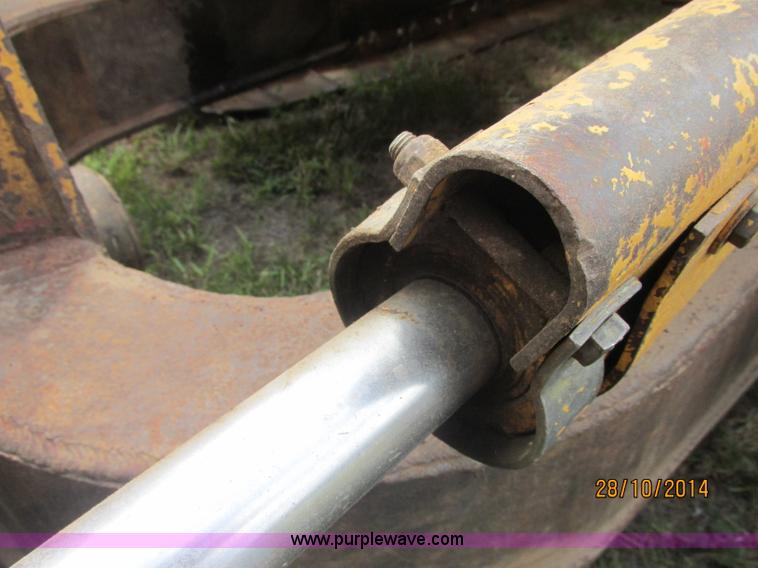 image for item J2470 1994 John Deere 650G LT dozer