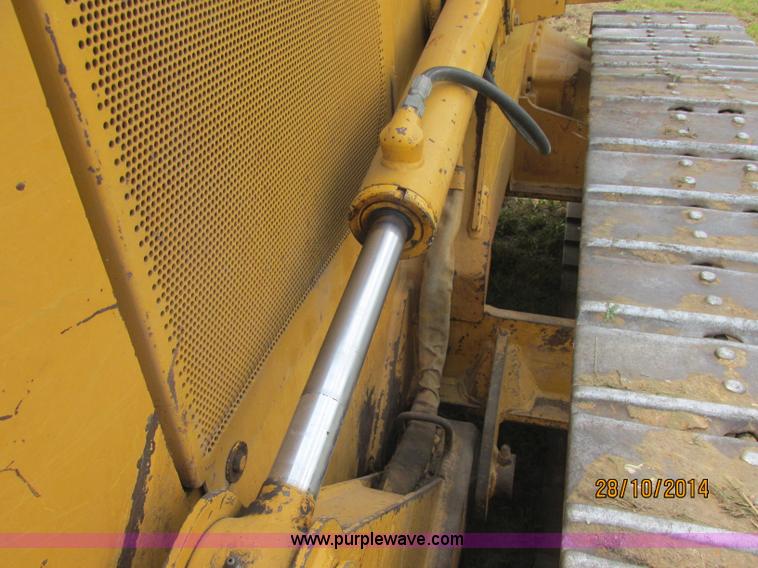 image for item J2470 1994 John Deere 650G LT dozer