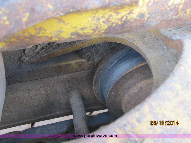 image for item J2470 1994 John Deere 650G LT dozer