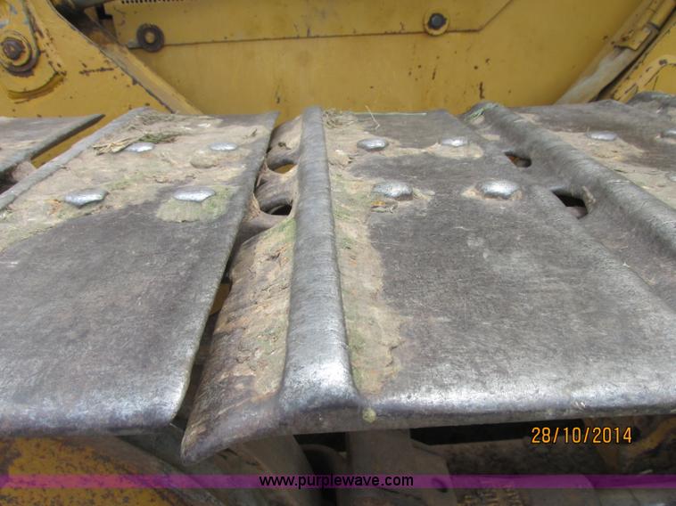 image for item J2470 1994 John Deere 650G LT dozer