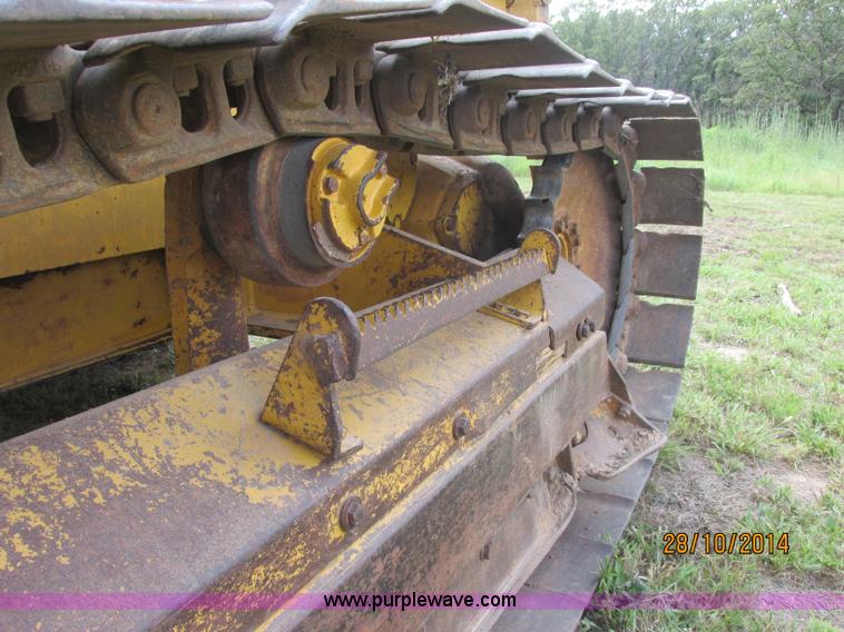 image for item J2470 1994 John Deere 650G LT dozer