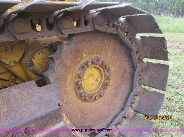image for item J2470 1994 John Deere 650G LT dozer