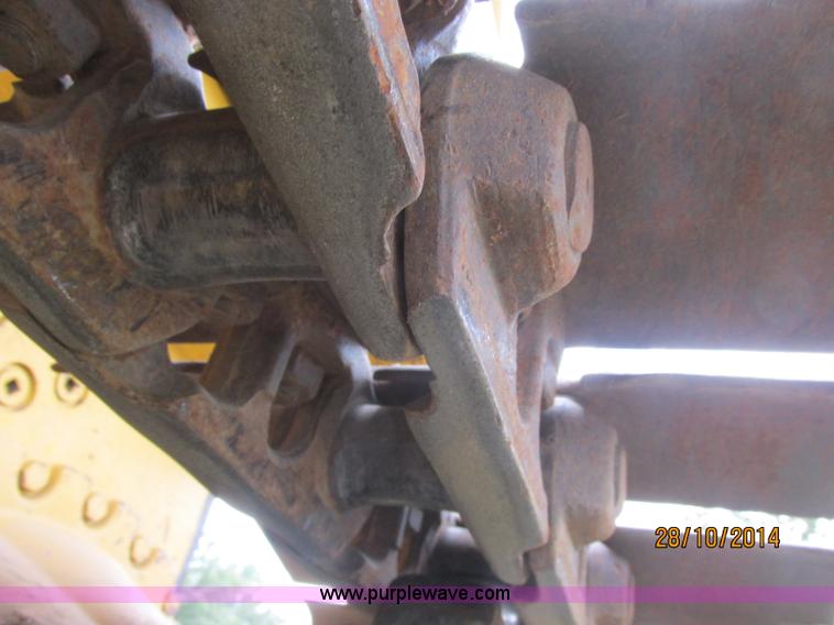 image for item J2470 1994 John Deere 650G LT dozer