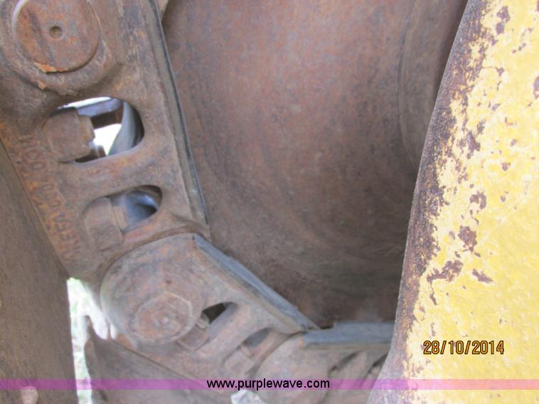 image for item J2470 1994 John Deere 650G LT dozer