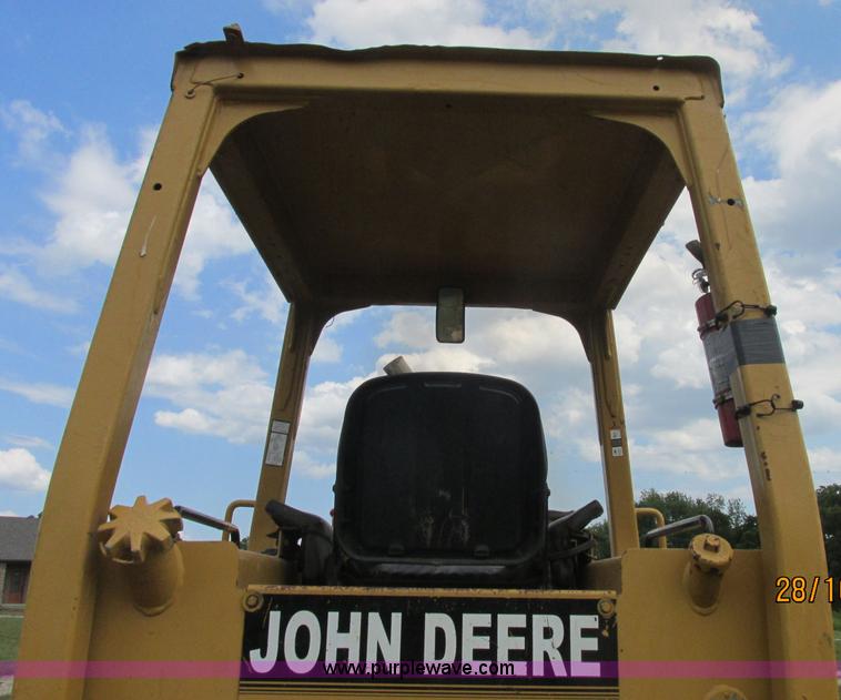 image for item J2470 1994 John Deere 650G LT dozer