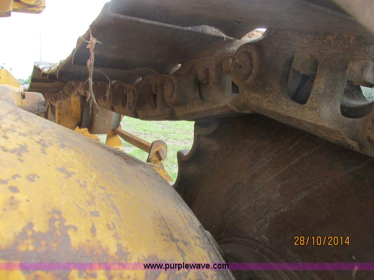 image for item J2470 1994 John Deere 650G LT dozer