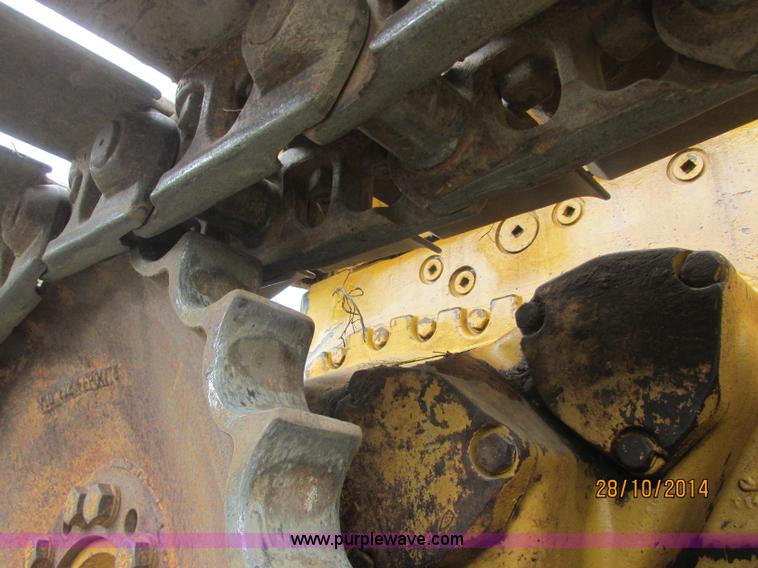 image for item J2470 1994 John Deere 650G LT dozer