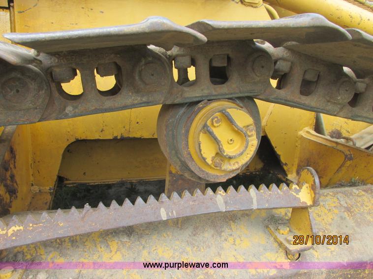 image for item J2470 1994 John Deere 650G LT dozer