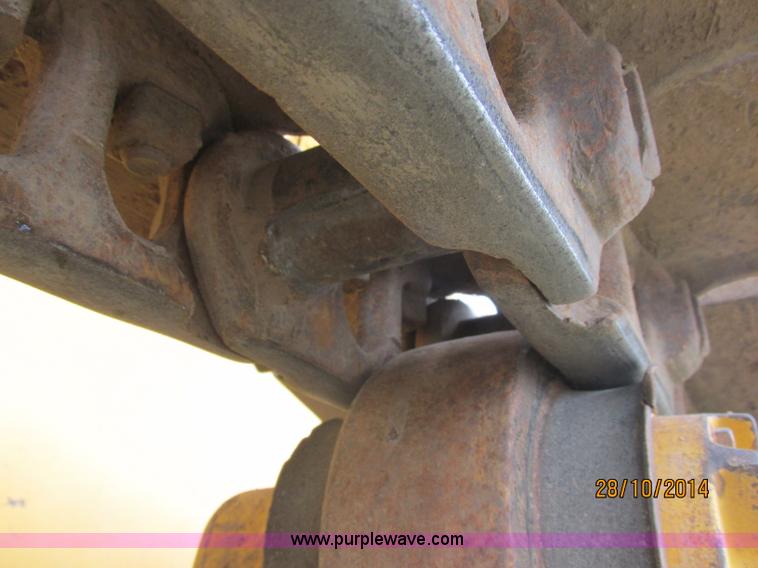 image for item J2470 1994 John Deere 650G LT dozer