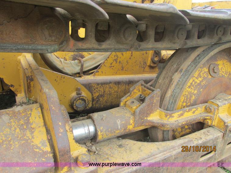 image for item J2470 1994 John Deere 650G LT dozer
