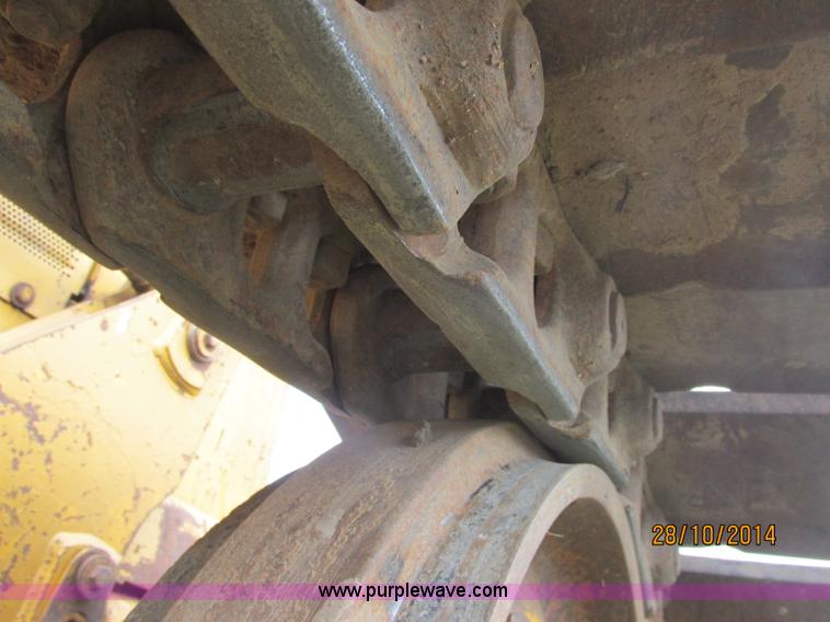 image for item J2470 1994 John Deere 650G LT dozer