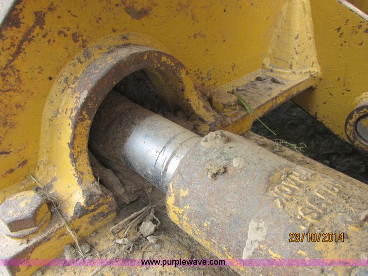 image for item J2470 1994 John Deere 650G LT dozer