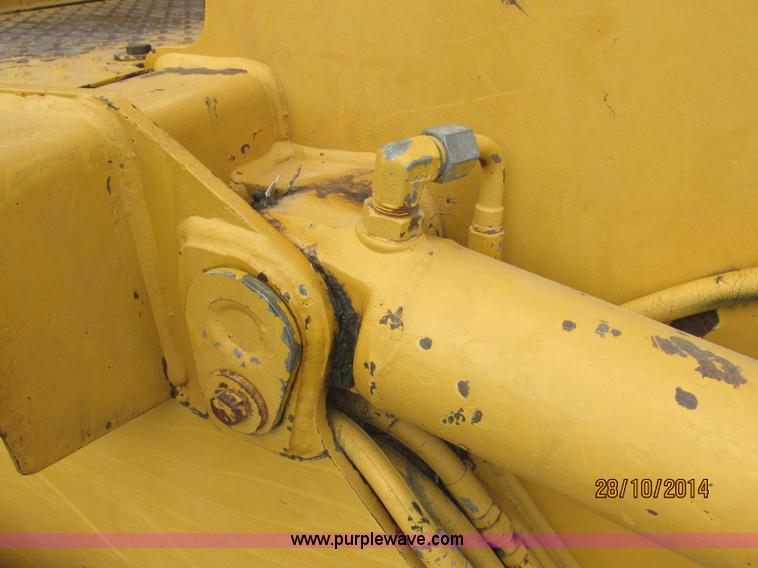 image for item J2470 1994 John Deere 650G LT dozer