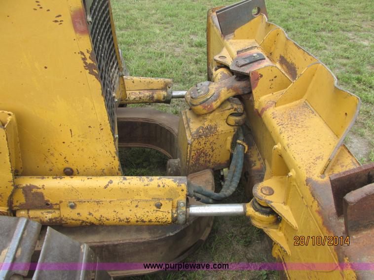 image for item J2470 1994 John Deere 650G LT dozer