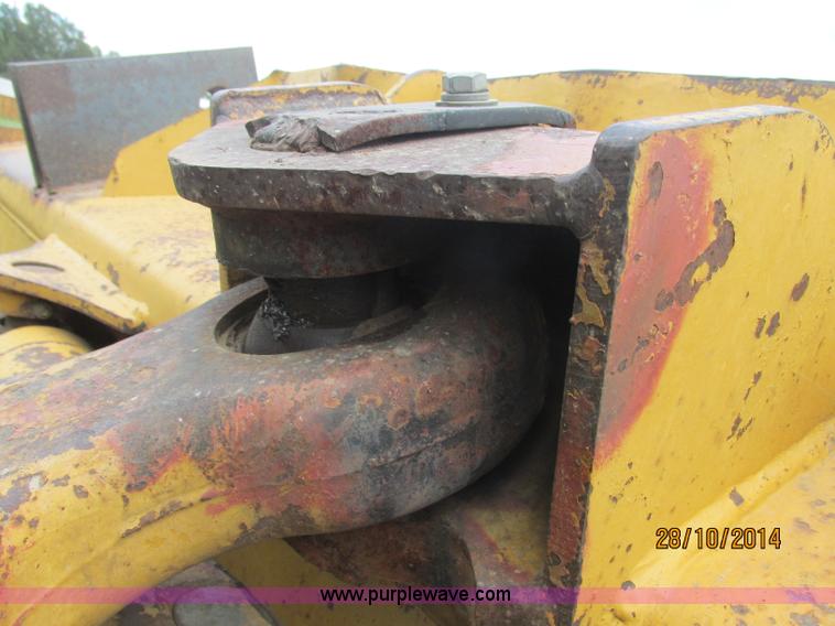 image for item J2470 1994 John Deere 650G LT dozer