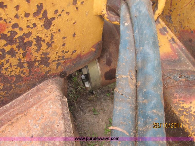 image for item J2470 1994 John Deere 650G LT dozer