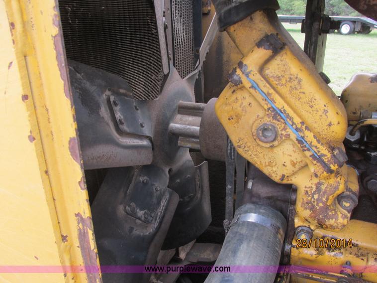 image for item J2470 1994 John Deere 650G LT dozer