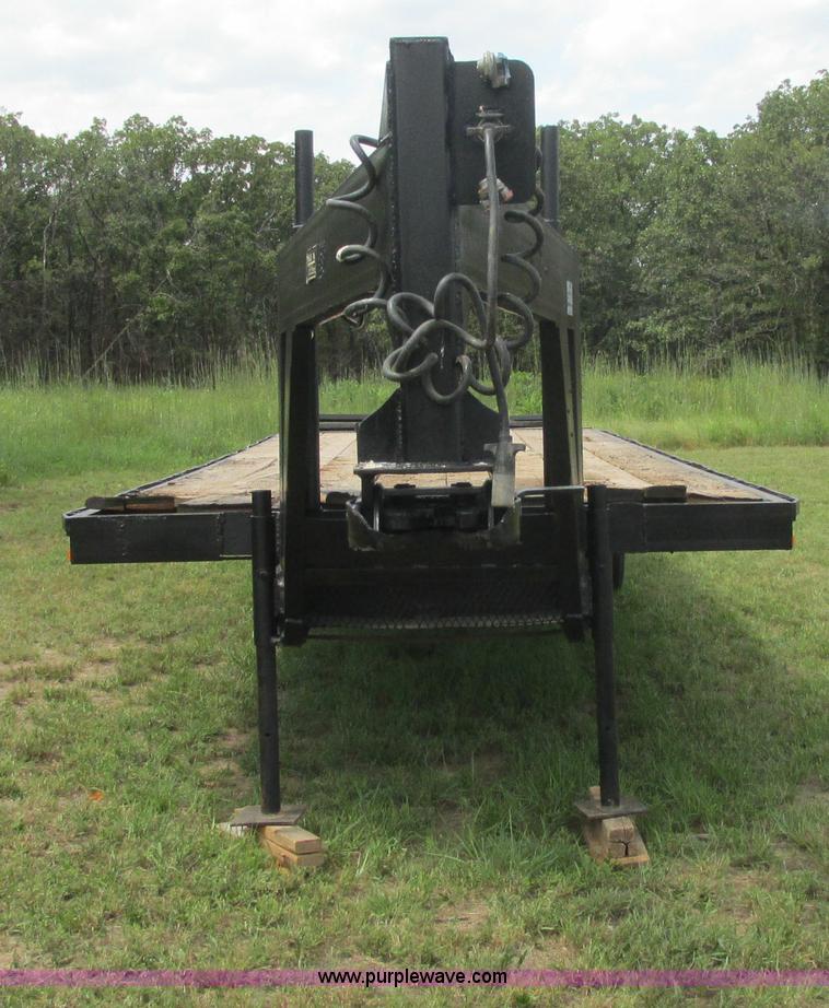 image for item J2473 1981 Triangle gooseneck trailer