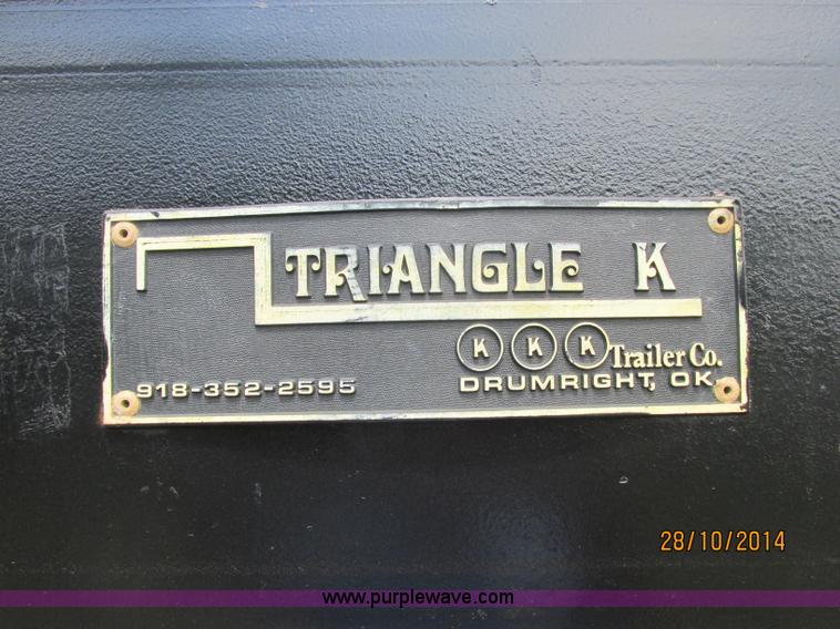 image for item J2473 1981 Triangle gooseneck trailer