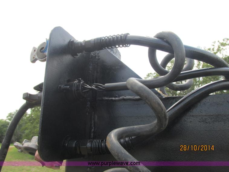 image for item J2473 1981 Triangle gooseneck trailer