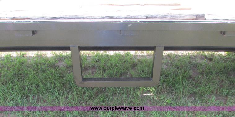 image for item J2473 1981 Triangle gooseneck trailer