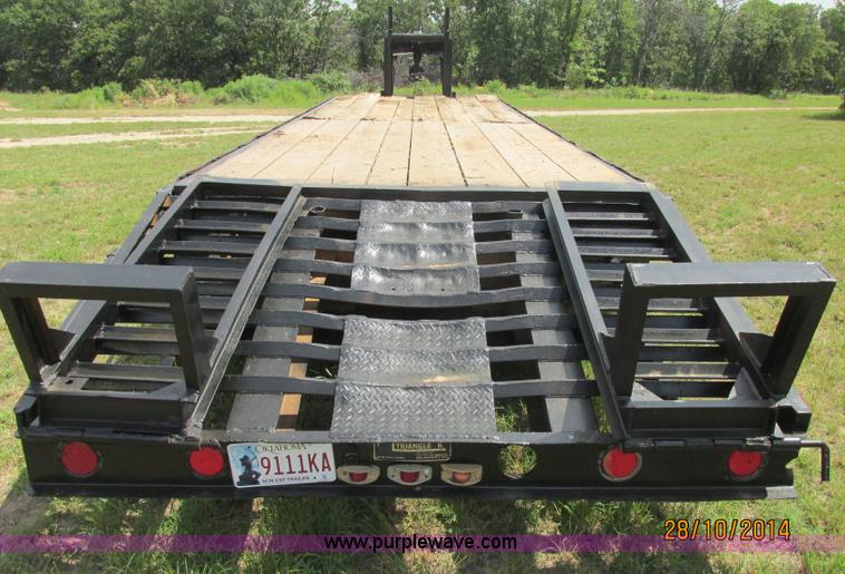 image for item J2473 1981 Triangle gooseneck trailer