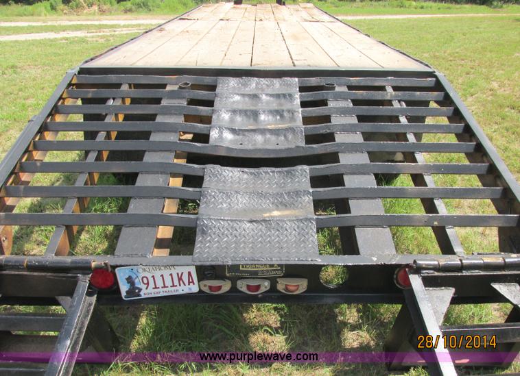 image for item J2473 1981 Triangle gooseneck trailer