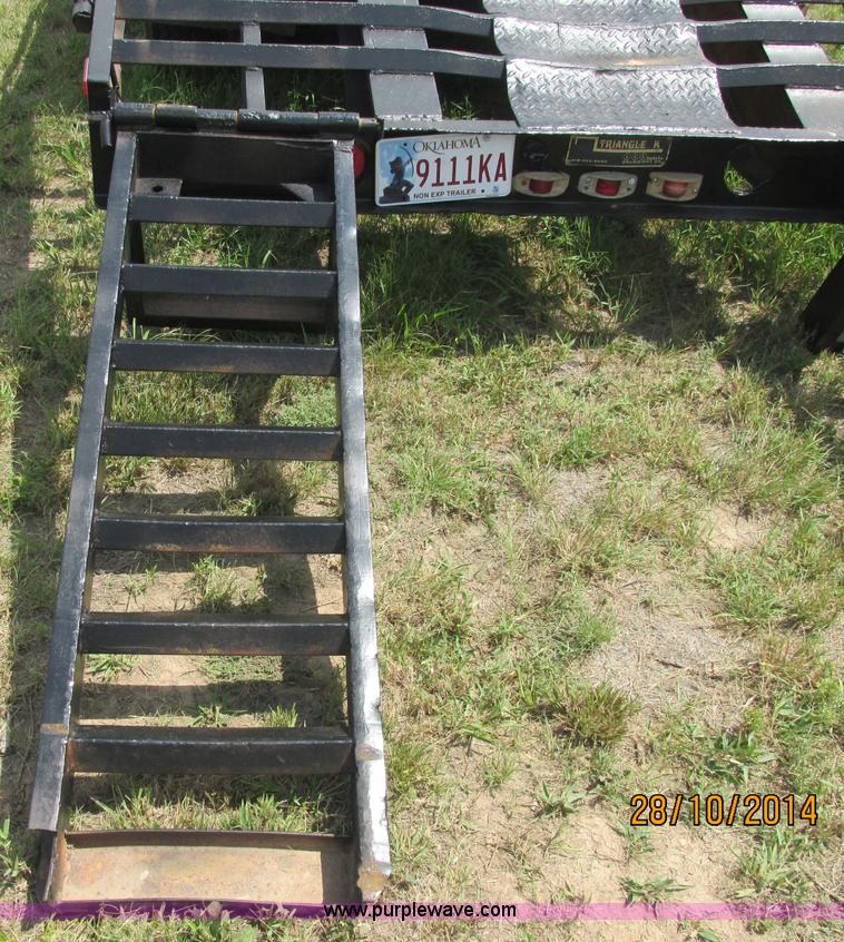 image for item J2473 1981 Triangle gooseneck trailer