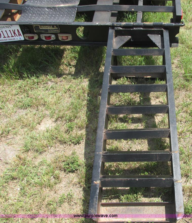 image for item J2473 1981 Triangle gooseneck trailer