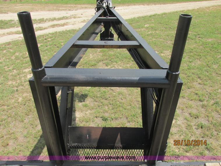 image for item J2473 1981 Triangle gooseneck trailer