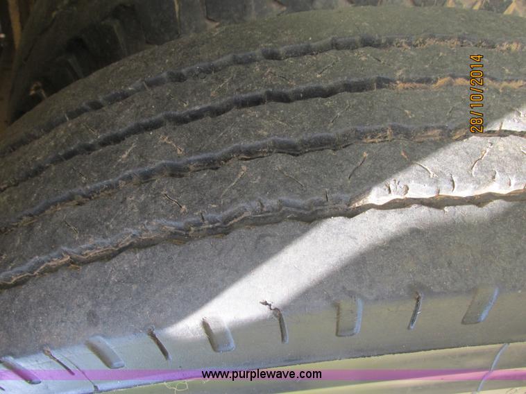 image for item J2473 1981 Triangle gooseneck trailer